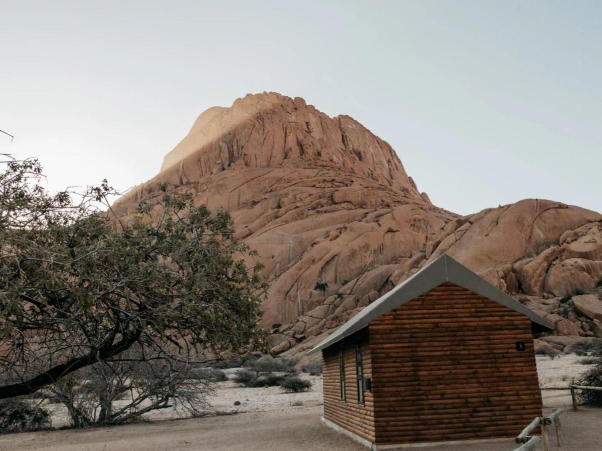 Spitzkoppe Cabin Camp Usakos Eksteriør billede