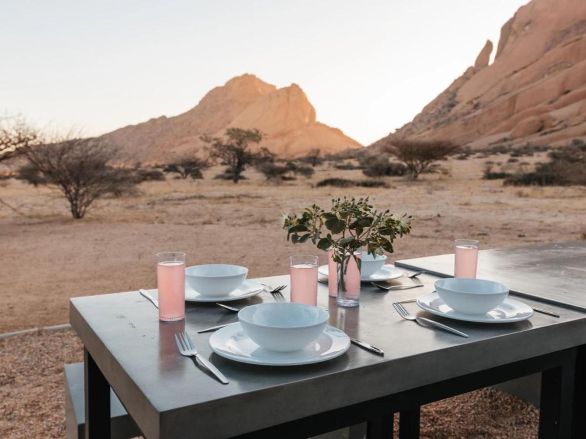 Spitzkoppe Cabin Camp Usakos Eksteriør billede
